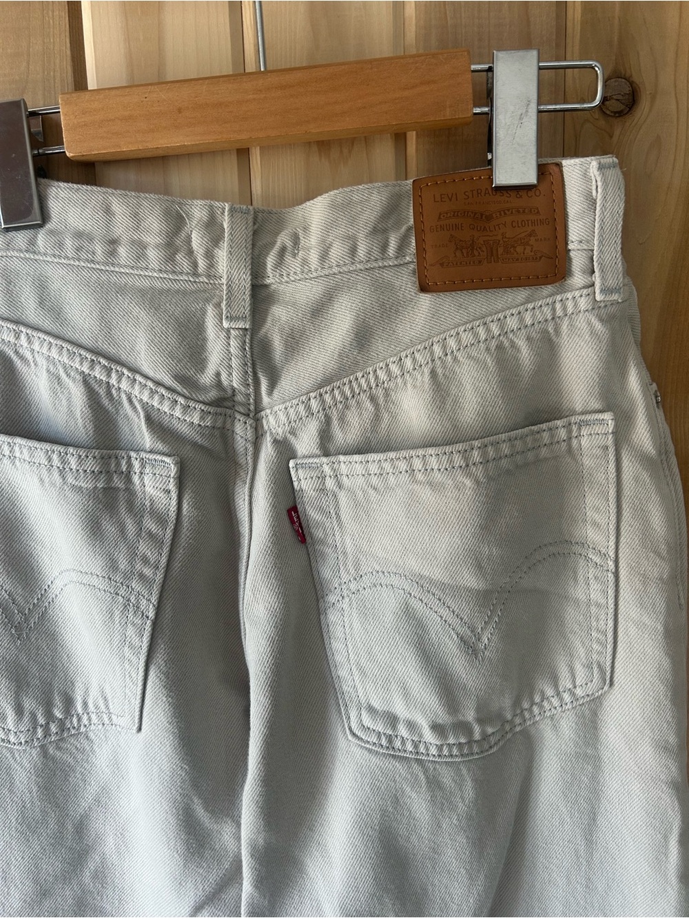 LEVI Straight-Leg Jeans